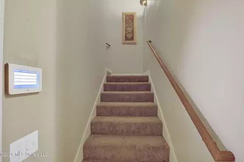Entry Way - 668 Hazelton Dr, Madison, MS 39110 photo 4 of 4