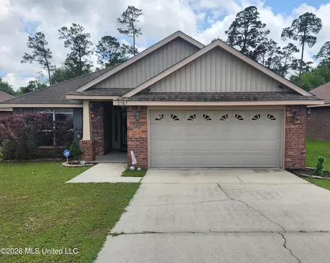 13767 Windwood Dr, Gulfport, MS 39503