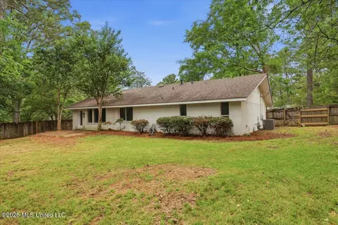Exterior - 163 Chippewa Cir, Jackson, MS 39211 photo 2 of 5