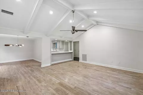 Living - 163 Chippewa Cir, Jackson, MS 39211 photo 3 of 5