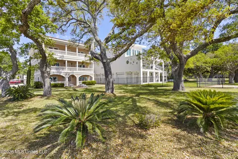 Exterior - 1100 E Beach Blvd, Long Beach, MS 39560 photo 3 of 16