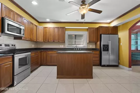 Kitchen - 1100 E Beach Blvd, Long Beach, MS 39560 photo 1 of 4
