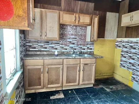 Kitchen - 316 Lexington Ave, Jackson, MS 39209 photo 1 of 1