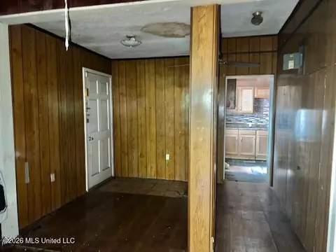 Entry Way - 316 Lexington Ave, Jackson, MS 39209 photo 1 of 2