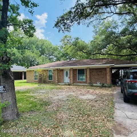 9612 Wilkerson Cir, Moss Point, MS 39562