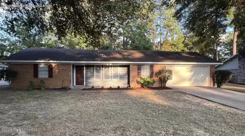 2336 Castle Hill Dr, Jackson, MS 39204