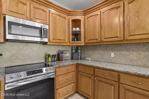 Kitchen - 506 Eternal Ct, Brandon, MS 39042 photo 3 of 3