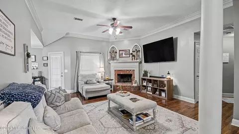 Entry Way - 304 Spring Hill Pt, Brandon, MS 39047 photo 3 of 5