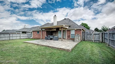 Exterior - 304 Spring Hill Pt, Brandon, MS 39047 photo 6 of 6