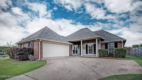 Exterior - 304 Spring Hill Pt, Brandon, MS 39047 photo 2 of 6