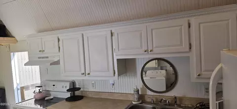 Kitchen - 357 SE Nations, Brookhaven, MS 39601 photo 3 of 5
