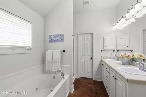 Bath - 159 Mason Way, Madison, MS 39110 photo 2 of 4