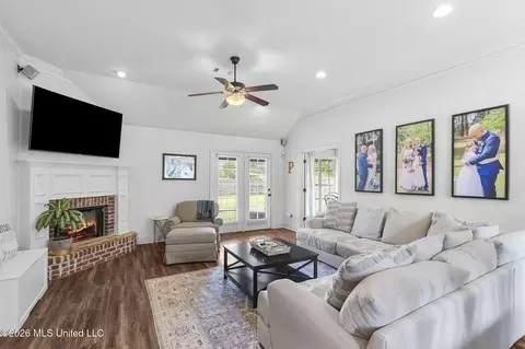 Living - 159 Mason Way, Madison, MS 39110 photo 1 of 1
