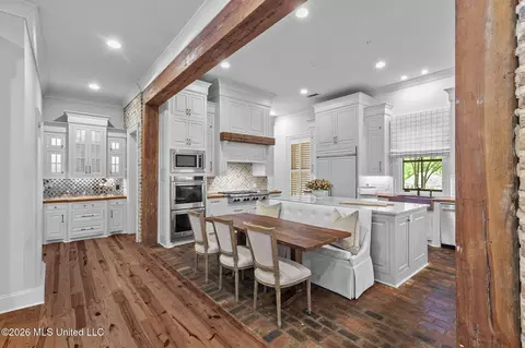 Kitchen - 404 Cedarmont Dr, Madison, MS 39110 photo 2 of 7