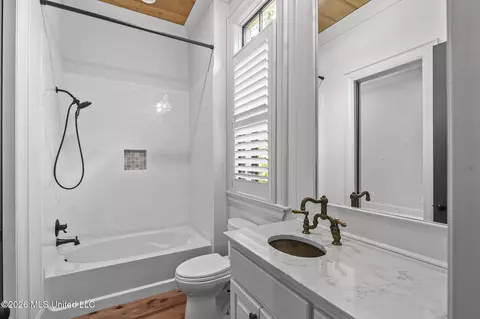 Bath - 404 Cedarmont Dr, Madison, MS 39110 photo 1 of 9