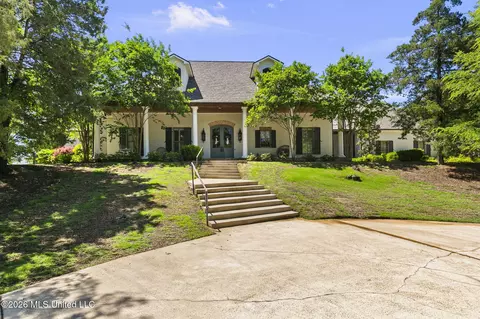 Exterior - 404 Cedarmont Dr, Madison, MS 39110 photo 2 of 33