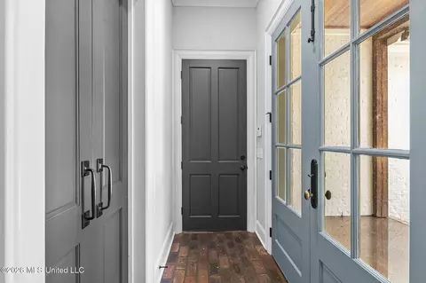 Entry Way - 404 Cedarmont Dr, Madison, MS 39110 photo 11 of 14