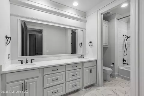 Bath - 404 Cedarmont Dr, Madison, MS 39110 photo 6 of 9