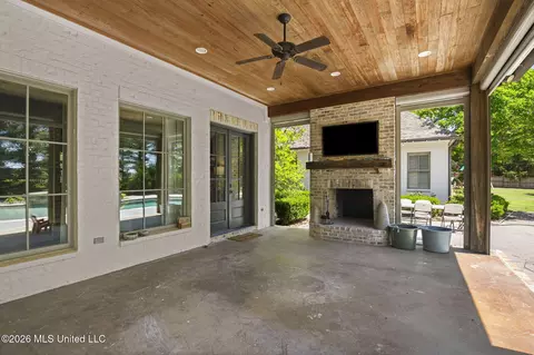 Exterior - 404 Cedarmont Dr, Madison, MS 39110 photo 8 of 33