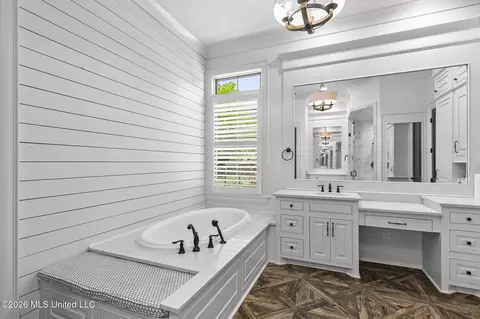 Bath - 404 Cedarmont Dr, Madison, MS 39110 photo 5 of 9