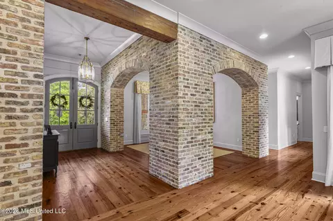 Entry Way - 404 Cedarmont Dr, Madison, MS 39110 photo 6 of 14
