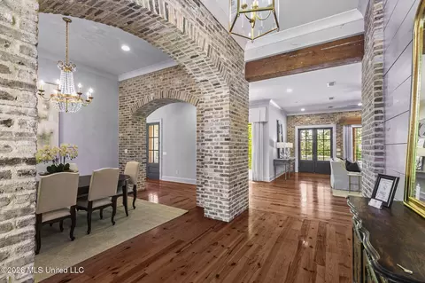 Entry Way - 404 Cedarmont Dr, Madison, MS 39110 photo 8 of 14