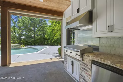 Exterior - 404 Cedarmont Dr, Madison, MS 39110 photo 10 of 33