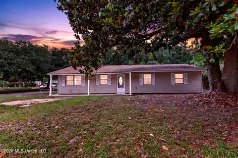 329 Park Dr, Biloxi, MS 39531