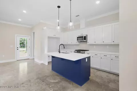 Kitchen - 199 Lake Harbor Rd, Brandon, MS 39047 photo 1 of 2