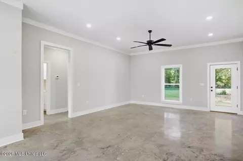 Living - 199 Lake Harbor Rd, Brandon, MS 39047 photo 2 of 3