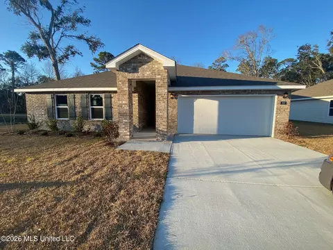 212 Hawthorne Dr, Long Beach, MS 39560