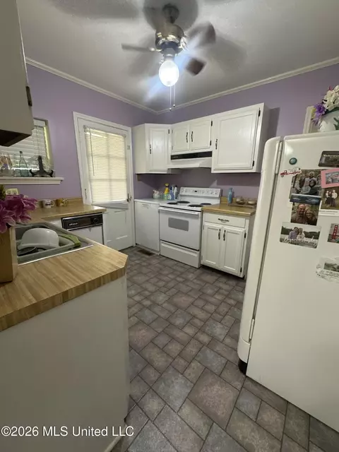 Kitchen - 7056 Mississippi 178, Hickory Flat, MS 38633 photo 1 of 1