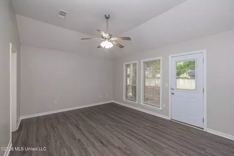 Living - 817 Pickford Pt, Madison, MS 39110 photo 5 of 5