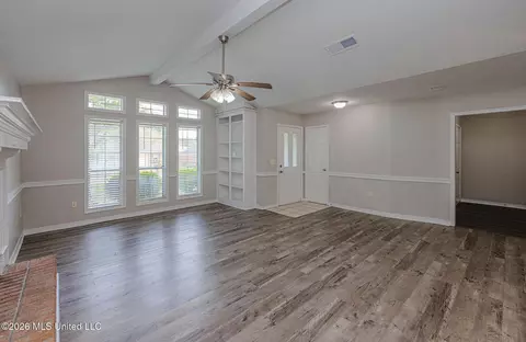 Living - 817 Pickford Pt, Madison, MS 39110 photo 1 of 5