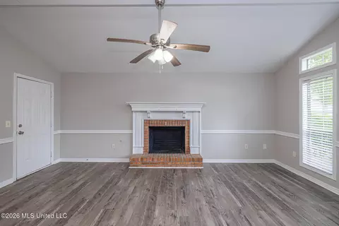 Living - 817 Pickford Pt, Madison, MS 39110 photo 3 of 5