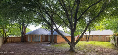 Exterior - 817 Pickford Pt, Madison, MS 39110 photo 4 of 4