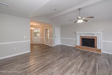 Living - 817 Pickford Pt, Madison, MS 39110 photo 2 of 5