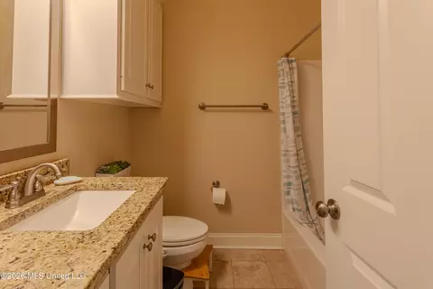 Bath - 292 Buckhead Dr, Madison, MS 39110 photo 1 of 2