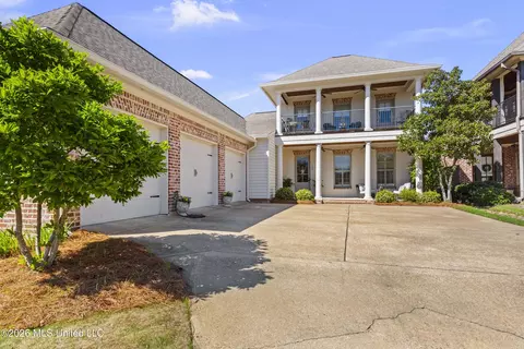 124 Lake Village Dr, Madison, MS 39110