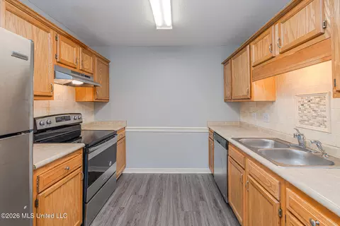 Kitchen - 1111 Bullrun Dr, Byram, MS 39272 photo 1 of 3