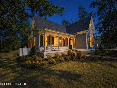 201 Boothe St, Batesville, MS 38606