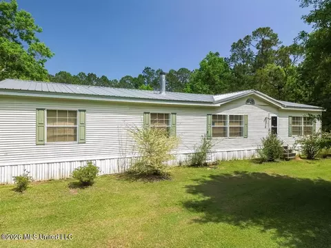 17112 Camellia St, Kiln, MS 39556