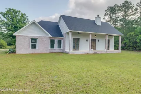 6716 Country Pines Ln, Vancleave, MS 39565