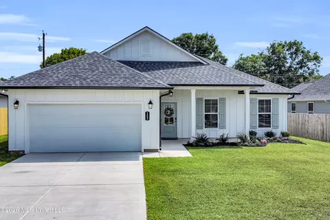 153 Le Moyne St, Bay Saint Louis, MS 39520