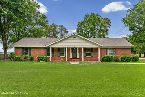 234 Terry Ave, Crenshaw, MS 38621