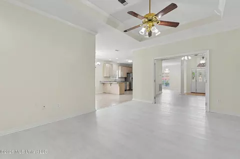 Living - 89357 E Diamondhead Dr, Diamondhead, MS 39525 photo 4 of 6