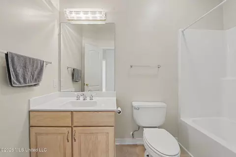 Bath - 89357 E Diamondhead Dr, Diamondhead, MS 39525 photo 3 of 4