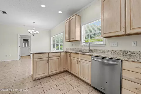 Kitchen - 89357 E Diamondhead Dr, Diamondhead, MS 39525 photo 1 of 2