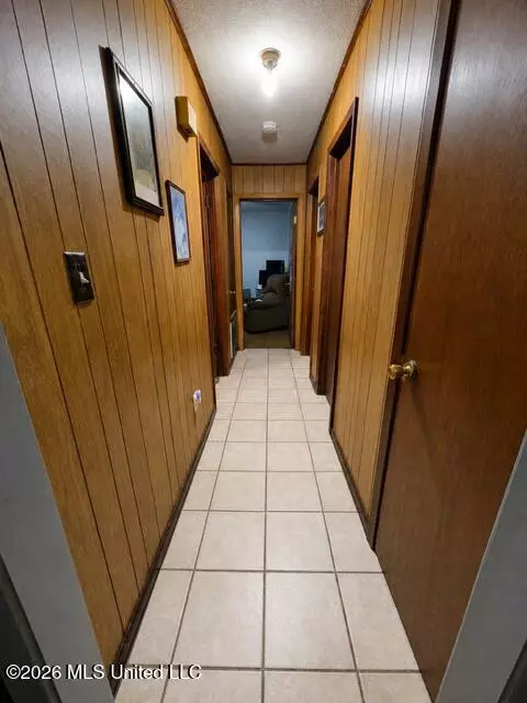 Entry Way - 206 Mississippi Ave, Grenada, MS 38901 photo 1 of 1