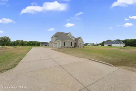 Exterior - 1755 Tributary Dr, Hernando, MS 38632 photo 2 of 5